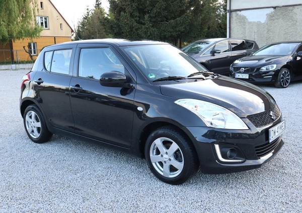 Suzuki Swift cena 35500 przebieg: 67000, rok produkcji 2015 z Piastów małe 137